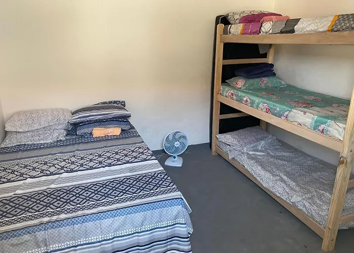Casa De Fundo Aconchegante 4 Solteiros Ou 5 Se 2 Pessoas Na Casal